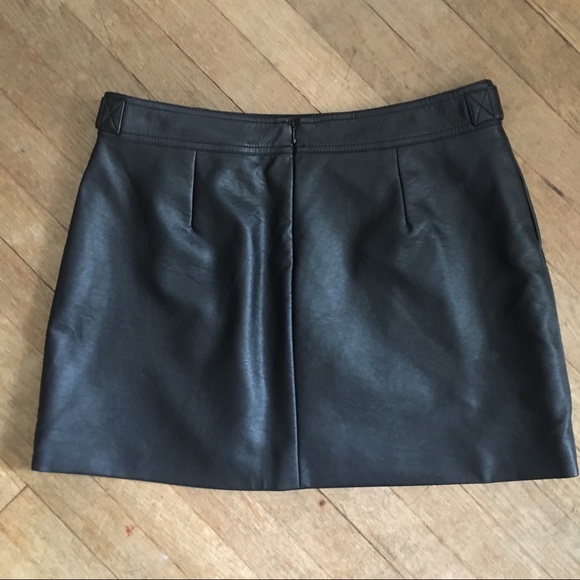 Host Pick! Punk Vegan Leather Mini w/Zipper Detail - Picture 2 of 8